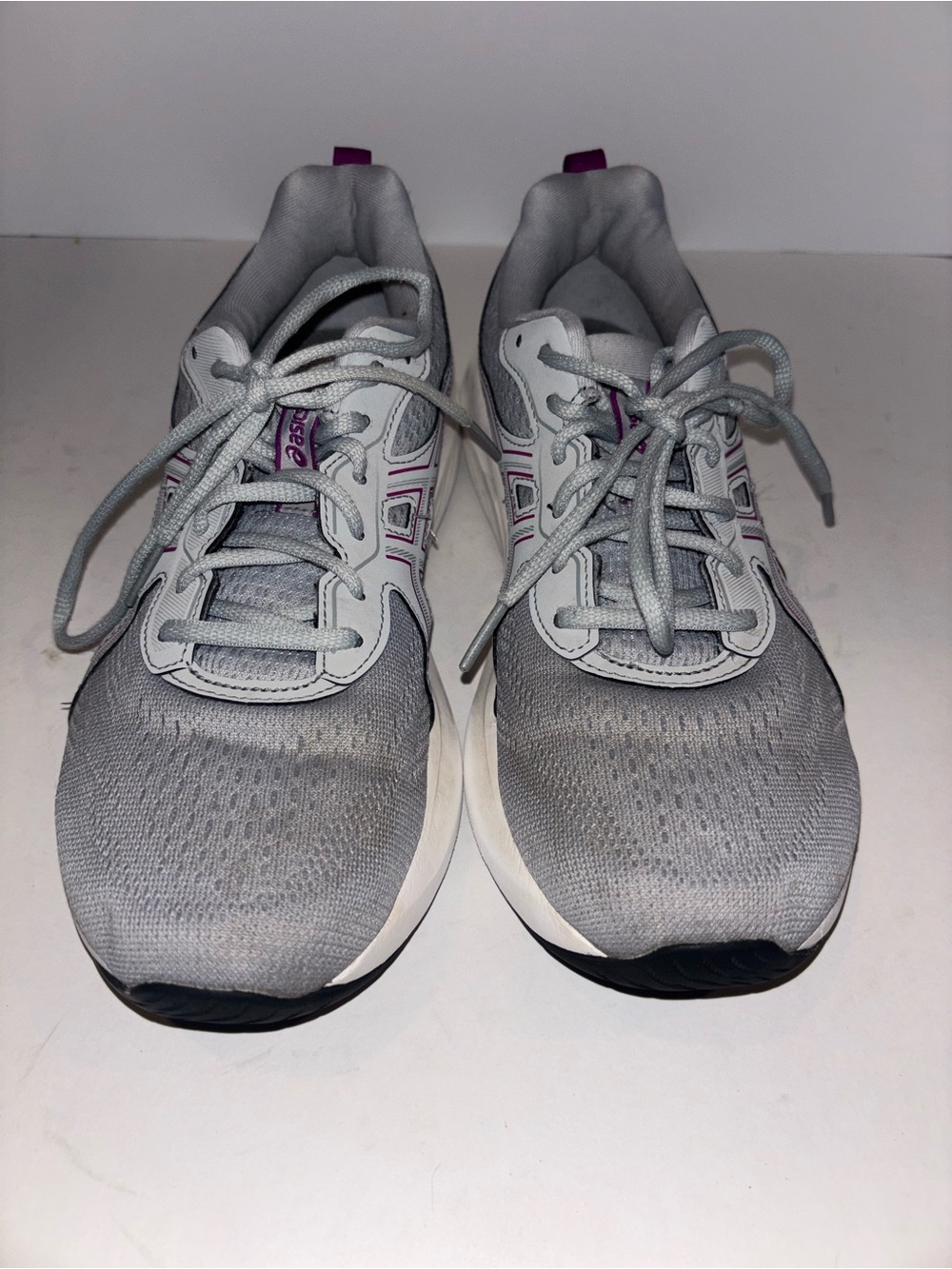 ASICS Women's Light Gray and Purple Athletic Running Shoes